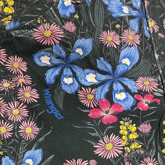 Wrangler Floral Patterned Wanderer High Rise Flare Jeans - Picture 4 of 11